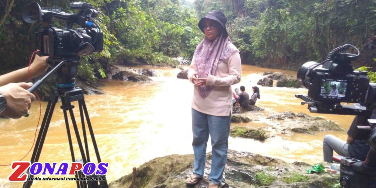 Dwi Andarwati Addin, Sekdes Suban